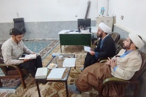 امتحانات شفاهی طلاب پایه سوم مدرسه علمیه امام خمینی(ره) هرسین به پایان رسید+عکس