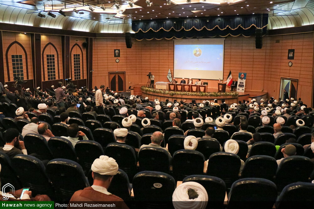 تصاویر/ همایش ملی عالم ربانی سالک توحیدی علامه حسن زاده عاملی تصاویر/ همایش ملی عالم ربانی سالک توحیدی علامه حسن زاده عاملی