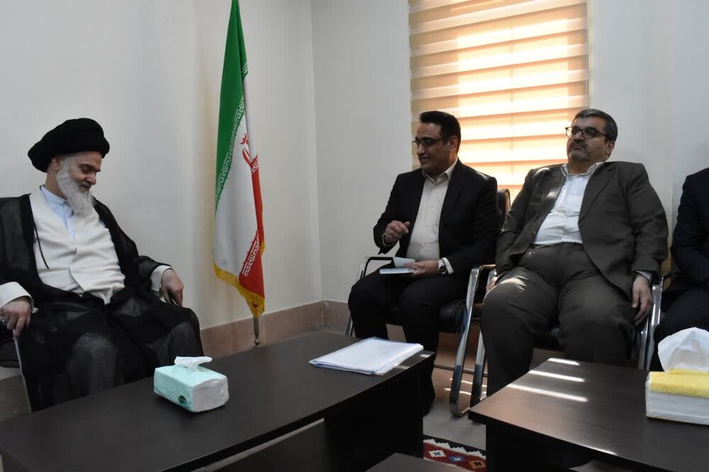 مطالبات دیرینه مردم جزیره خارگ پیگیری و حل شود