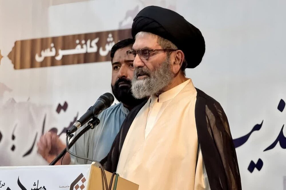 رہبر معظم انقلاب کے افکار و آراء کا منبع قرآن پاک ہے جو پوری انسانیت کےلئے مشعل راہ ہے