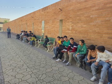 تصاویر/ بازدید بسیجیان پایگاه شهدای گمنام شازند از موزه هشت سال دفاع مقدس اراک