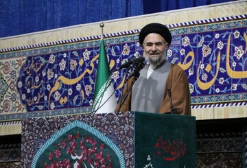 تاکید امام جمعه بروجرد بر رفع مشکلات معیشتی مردم