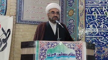 هشدار امام جمعه هیدج به غرب‌گرایان؛ مذاکره با آمریکا «تکیه کردن به آتش» است