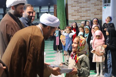 تصاویر/ حضور امام جمعه شهرستان اسلامشهر در مسابقه بزرگ حافظان کوچک