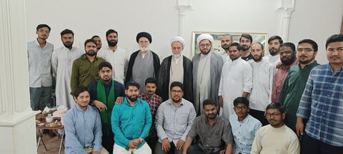 حوزہ علمیہ امام صادقؑ کے طلباء کی سابق نمائندہ ولی فقیہ ہند سے ملاقات: طلاب اپنے آپ کو زیور علم سے آراستہ کریں، حجت الاسلام مہدوی پور