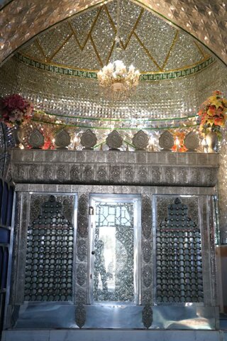 تصاویر/ حضور امام جمعه شهرستان دهلران به زیارت امامزاده سیداکبر (ع)