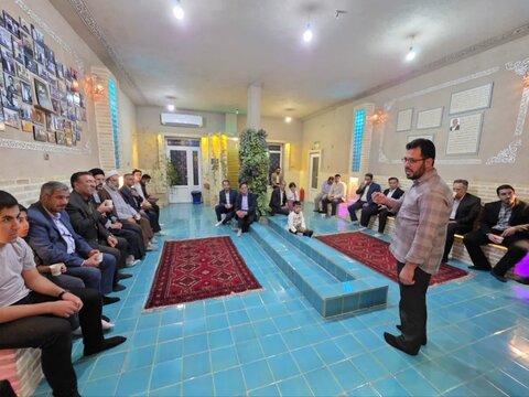 تصاویر/ بازدید قضات عالی رتبه یزد از گنجینه ایثار و شهادت اردکان