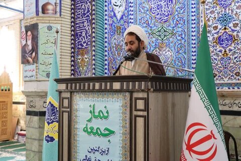 تصاویر/ اقامه نماز جمعه شهر زیدآباد