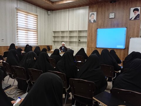 تصاویر/ برنامه ارتقائی کادر مدارس علمیه خواهران استان کرمان در مشهد مقدس