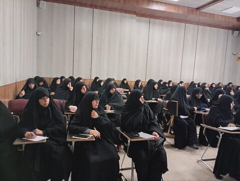 تصاویر/ برنامه ارتقائی کادر مدارس علمیه خواهران استان کرمان در مشهد مقدس