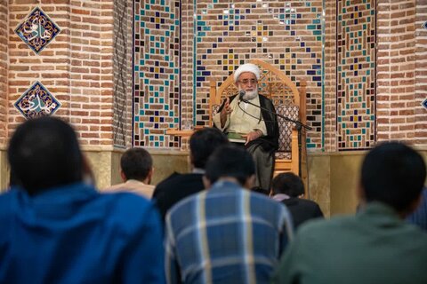 تصاویر/ درس اخلاق آیت الله محمدباقر تحریری در مدارس مروی و معیرالممالک