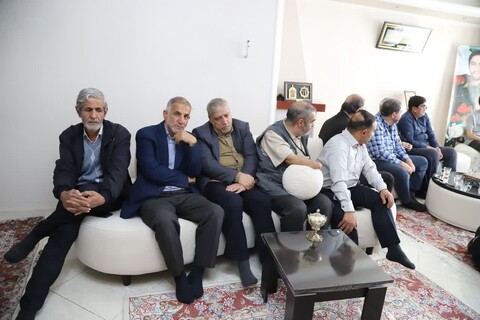 تصاویر/ دیدار مسئول دفتر نمایندگی ولی فقيه درسپاه ویژه تبریز با خانواده شهید جواد افشاری