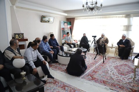 تصاویر/ دیدار مسئول دفتر نمایندگی ولی فقيه درسپاه ویژه تبریز با خانواده شهید جواد افشاری