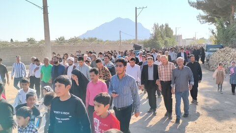 تصاویر/ همایش بزرگ پیاده‌روی خانوادگی در بخش گاریزات برگزار شد