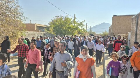 تصاویر/ همایش بزرگ پیاده‌روی خانوادگی در بخش گاریزات برگزار شد