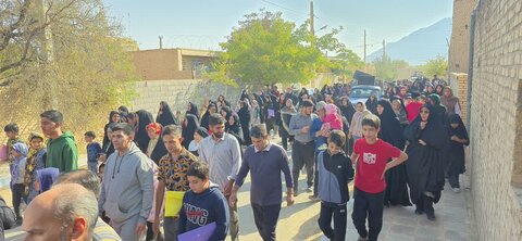 تصاویر/ همایش بزرگ پیاده‌روی خانوادگی در بخش گاریزات برگزار شد