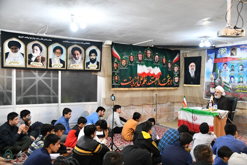 بزرگداشت شهدا، تکریم فرهنگ ایثار و از خودگذشتگی است/ طلاب و روحانیون؛ پرچمداران جهاد و مقاومت در طول تاریخ