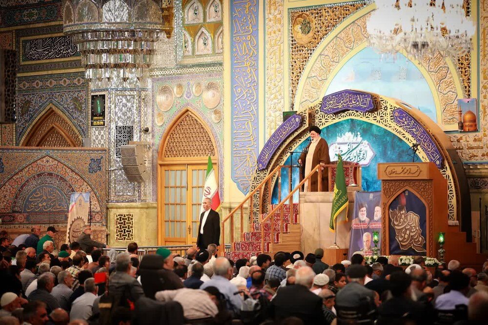 ملت ایران با وجود تحریم‌ها در مسیر انقلاب ایستاده است/ دشمن ایران اسلامی دچار یأس شده است