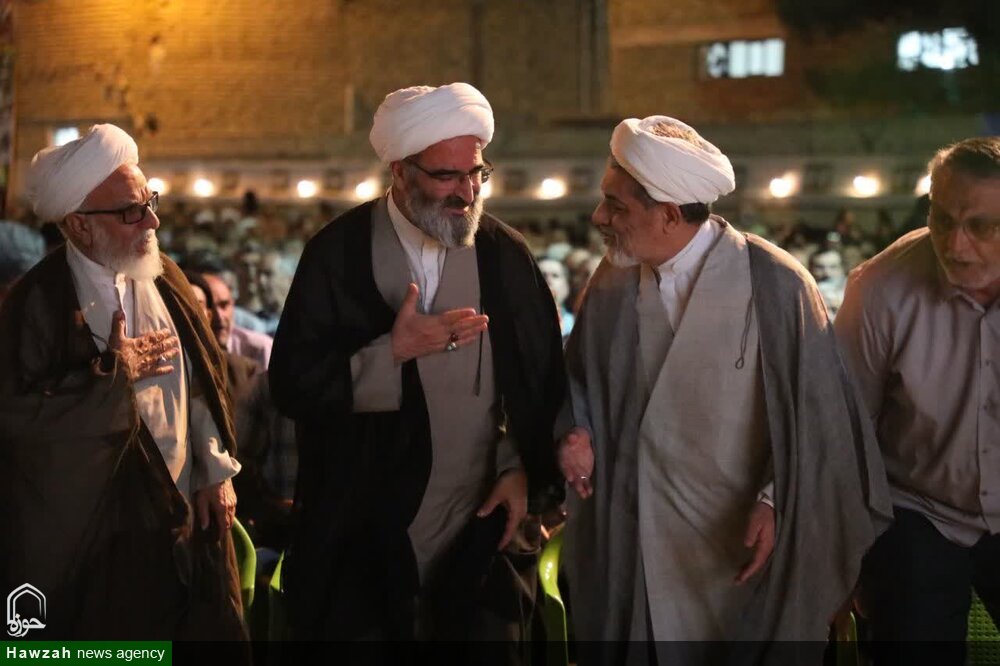 تصاویر/ حضور نماینده ولی‌فقیه در استان سمنان در یادواره ۵۳ شهید پایگاه بسیج چمران مسجد المهدی(عج) سمنان