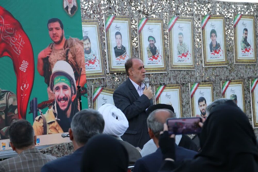 خون شهدا مسیر مقاومت را زنده نگه داشته است