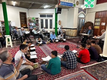 تصاویر/ آموزش حفظ قرآن در مسجد رحمتیه