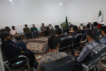 تصاویر / دیدار  مدیر حوزه علمیه استان هرمزگان با  اساتید و طلاب مدرسه علمیه سردشت بشاگرد