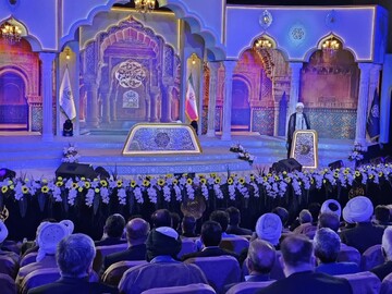 ملت ایران با تمسک به قرآن بر تمامی توطئه‌های دشمنان پیروز شده است