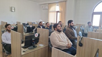 تصاویر/ کارگاه پژوهشی برای طلاب مدرسه علمیه امام خمینی (ره) خوی