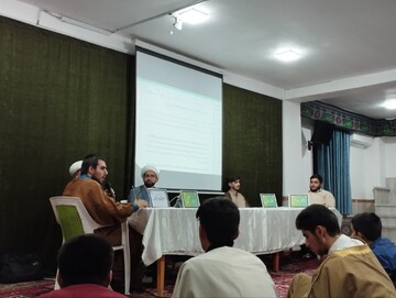 تصاویر/ برگزاری نشست علمی در مدرسه علمیه امام خمینی (ره) خوی