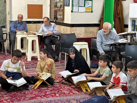 تصاویر/ آموزش حفظ قرآن در مسجد رحمتیه