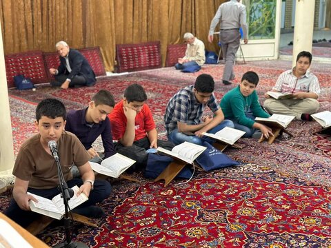 تصاویر/ آموزش حفظ قرآن در مسجد رحمتیه