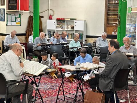 تصاویر/ آموزش حفظ قرآن در مسجد رحمتیه