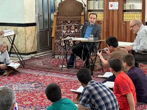 تصاویر/ آموزش حفظ قرآن در مسجد رحمتیه