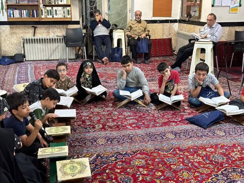تصاویر/ آموزش حفظ قرآن در مسجد رحمتیه