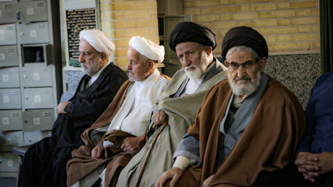 تصاویر/درس اخلاق آیت الله موسوی اصفهانی برای طلاب مدرسه علمیه آیت الله آخوند