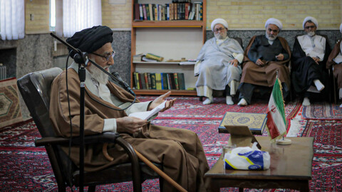 تصاویر/درس اخلاق آیت الله موسوی اصفهانی برای طلاب مدرسه علمیه آیت الله آخوند