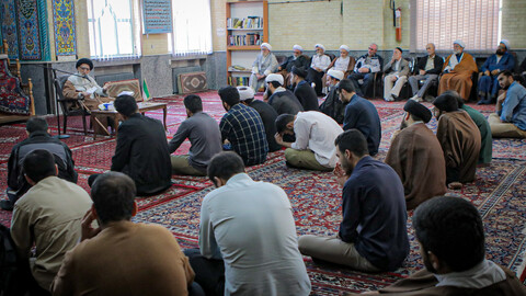 تصاویر/درس اخلاق آیت الله موسوی اصفهانی برای طلاب مدرسه علمیه آیت الله آخوند