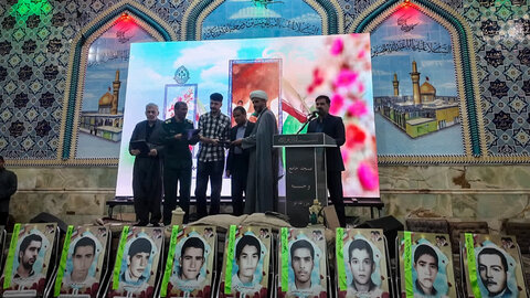 تصاویر/ اکران مستند «میراث میرشاه‌میر» در عقدا؛ زادگاه دو شهید  جبهه غرب و کردستان