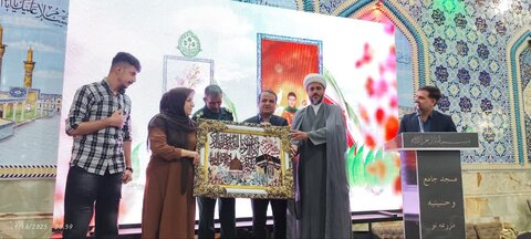 تصاویر/ اکران مستند «میراث میرشاه‌میر» در عقدا؛ زادگاه دو شهید  جبهه غرب و کردستان