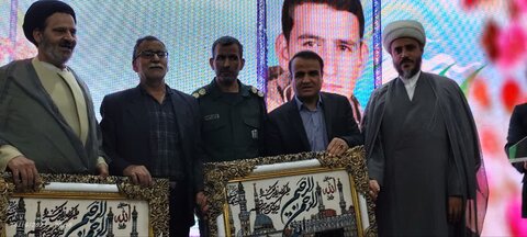 تصاویر/ اکران مستند «میراث میرشاه‌میر» در عقدا؛ زادگاه دو شهید  جبهه غرب و کردستان