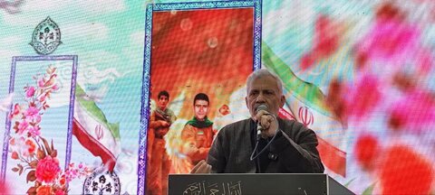 تصاویر/ اکران مستند «میراث میرشاه‌میر» در عقدا؛ زادگاه دو شهید  جبهه غرب و کردستان