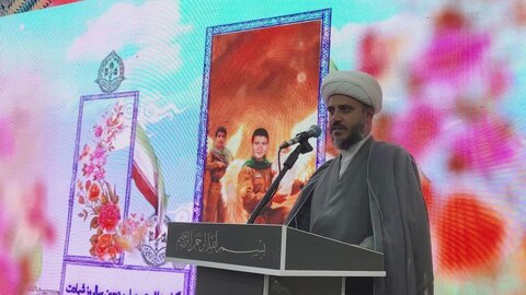 تصاویر/ اکران مستند «میراث میرشاه‌میر» در عقدا؛ زادگاه دو شهید  جبهه غرب و کردستان