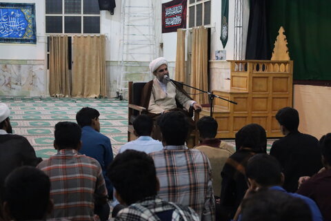 تصاویر/ دیدار مدیر حوزه علمیه استان هرمزگان با طلاب مدرسه علمیه صاحب الزمان (عج) بشاگرد