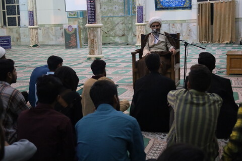 تصاویر/ دیدار مدیر حوزه علمیه استان هرمزگان با طلاب مدرسه علمیه صاحب الزمان (عج) بشاگرد