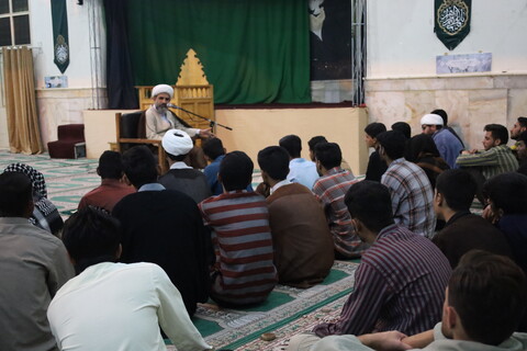 تصاویر/ دیدار مدیر حوزه علمیه استان هرمزگان با طلاب مدرسه علمیه صاحب الزمان (عج) بشاگرد