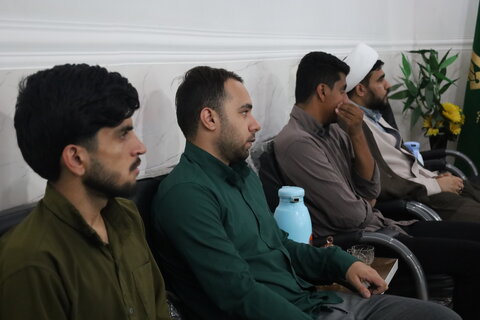 تصاویر / دیدار  مدیر حوزه علمیه استان با  اساتید و طلاب مدرسه علمیه سردشت بشاگرد