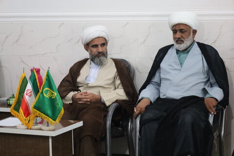 تصاویر / دیدار  مدیر حوزه علمیه استان با  اساتید و طلاب مدرسه علمیه سردشت بشاگرد