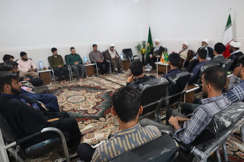 تصاویر / دیدار  مدیر حوزه علمیه استان با  اساتید و طلاب مدرسه علمیه سردشت بشاگرد