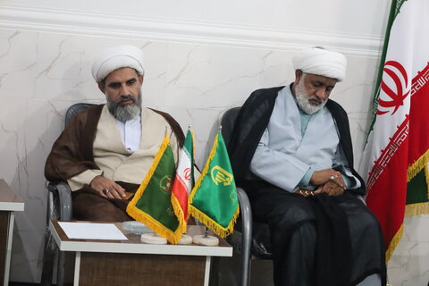 تصاویر / دیدار  مدیر حوزه علمیه استان با  اساتید و طلاب مدرسه علمیه سردشت بشاگرد