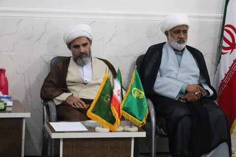 تصاویر / دیدار  مدیر حوزه علمیه استان با  اساتید و طلاب مدرسه علمیه سردشت بشاگرد